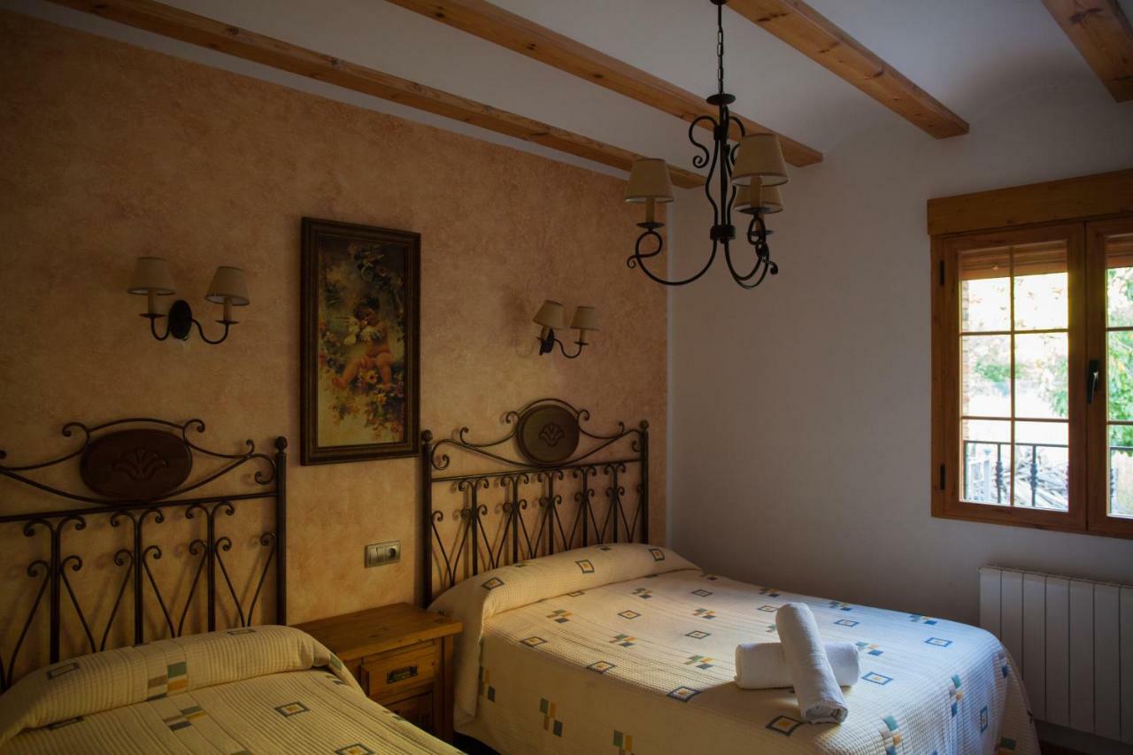 Alojamiento Rural Casa Inocente La Toba  Eksteriør bilde